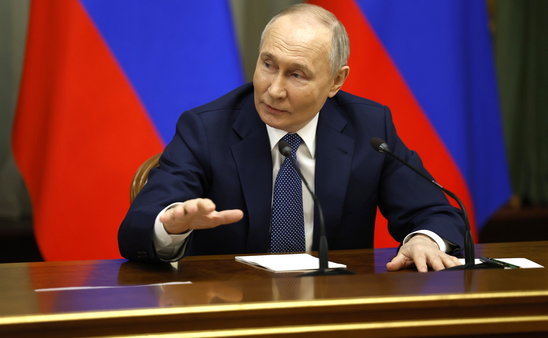 Президент Российской Федерации Владимир Владимирович Путин провел заключительное совещание с кабмином в текущем составе.